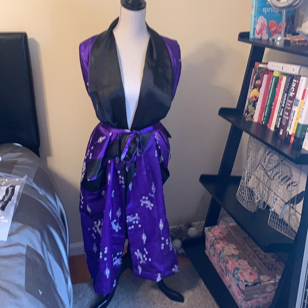 Authentic Kimono - Picture 2 of 3